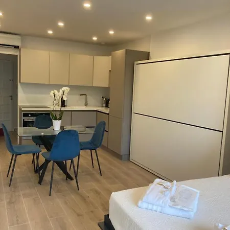 La Cigale Bord De Apartment