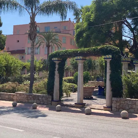 La Cigale Bord De Μεντόν