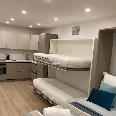 La Cigale Bord De アパート マントン